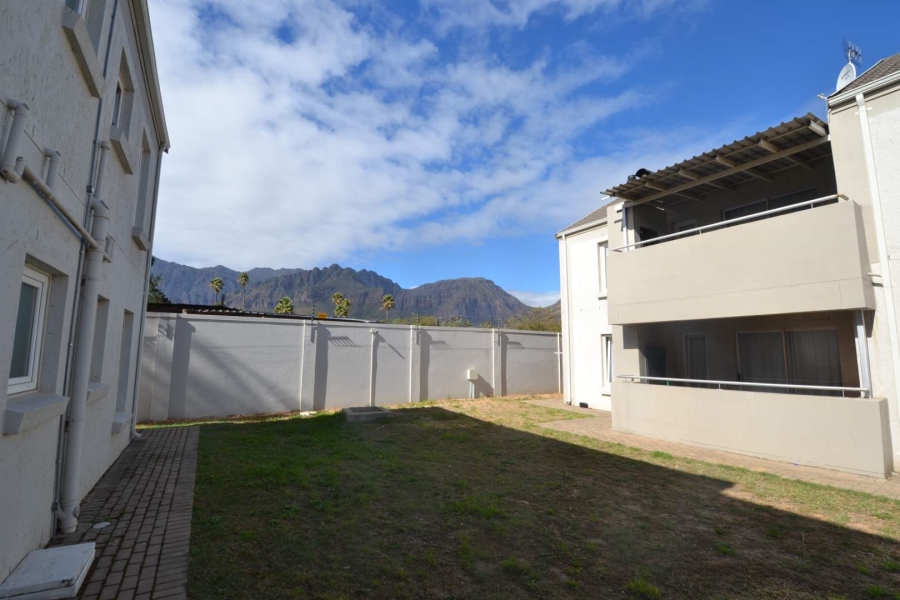 2 Bedroom Property for Sale in Klein Drakenstein Western Cape